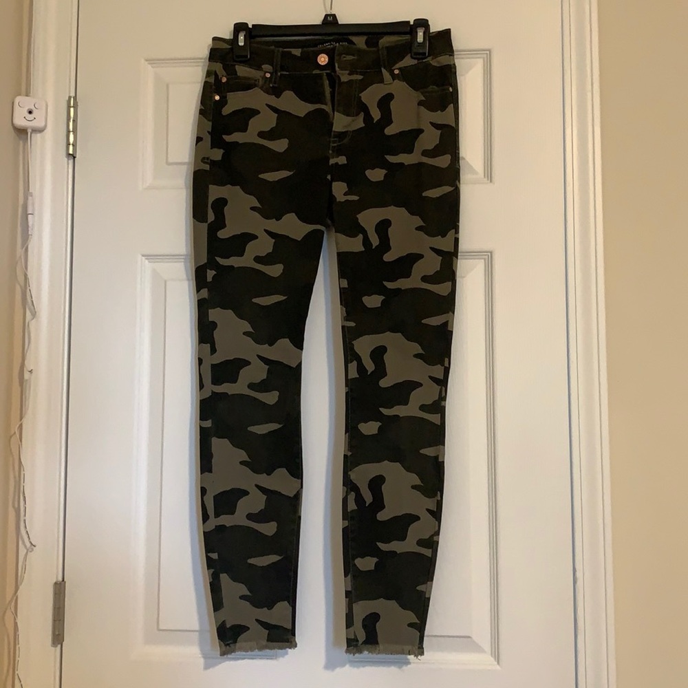 Green camouflage jeans